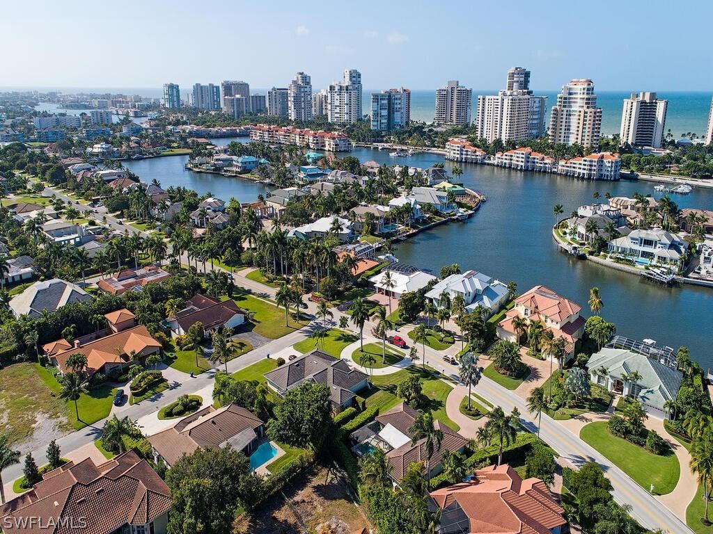 4406 Crayton Rd., Naples, FL 34103