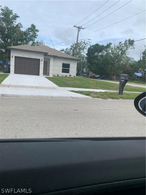 2187 Cranford Ave., Fort Myers, FL 33916