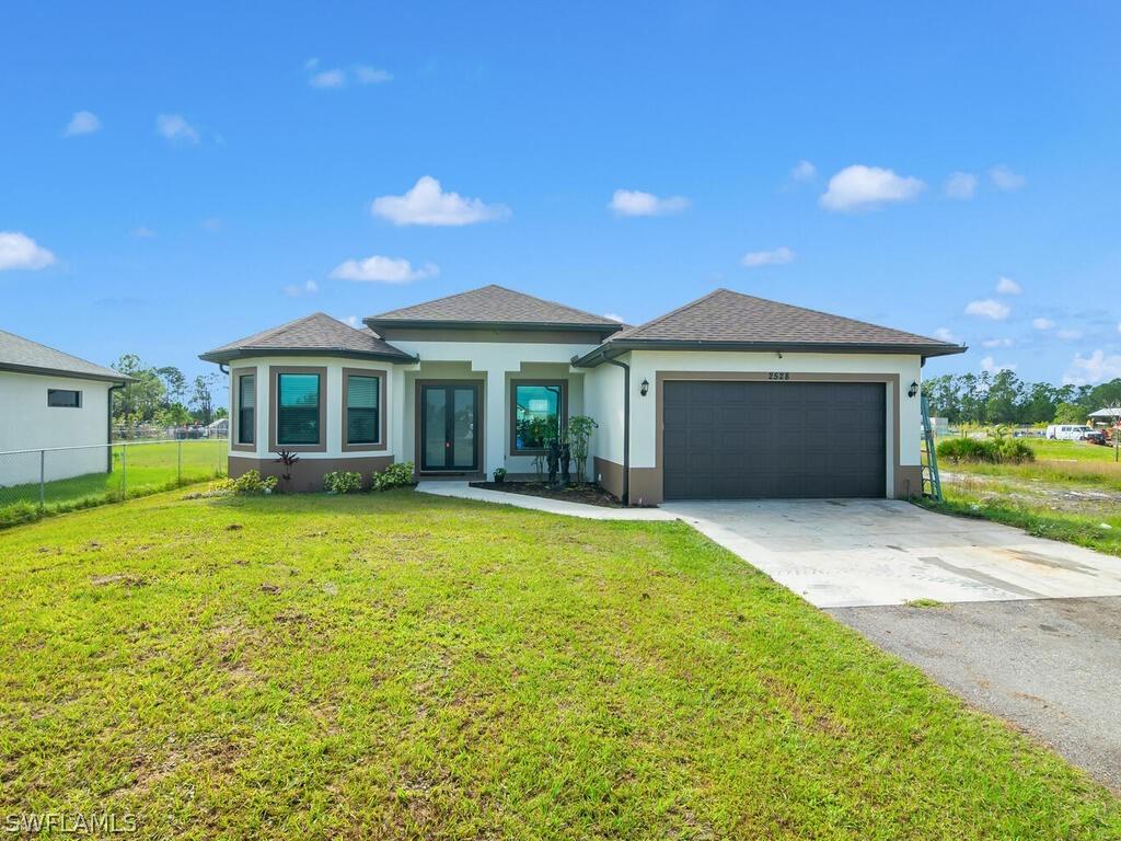 2528 43rd Ave., Naples, FL 34120