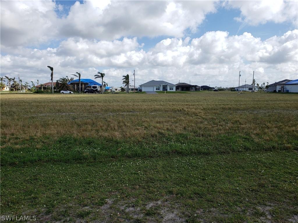 1041 NW 37th Pl., Cape Coral, FL 33993