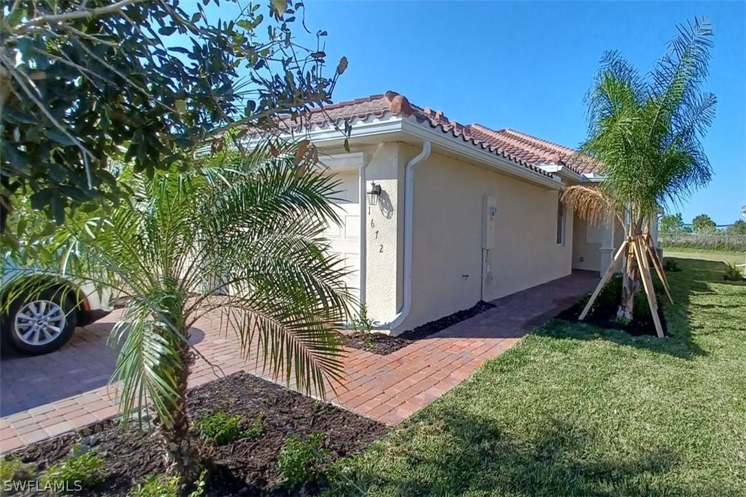 1672 Alameda Dr., Naples, FL 34120