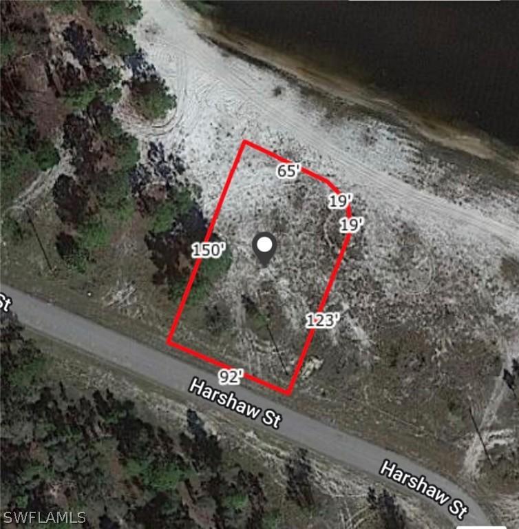 423 Harshaw St., Lehigh Acres, FL 33974