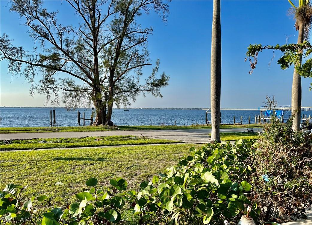 6015 W Riverside Dr., Fort Myers, FL 33919