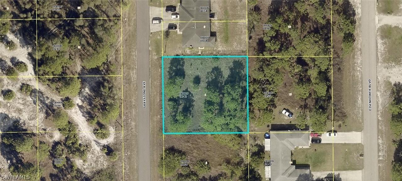 915-917 Graystone Ave., Lehigh Acres, FL 33974