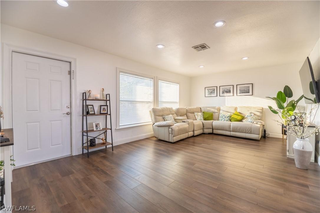 3515 SE 4th Ave., Cape Coral, FL 33904