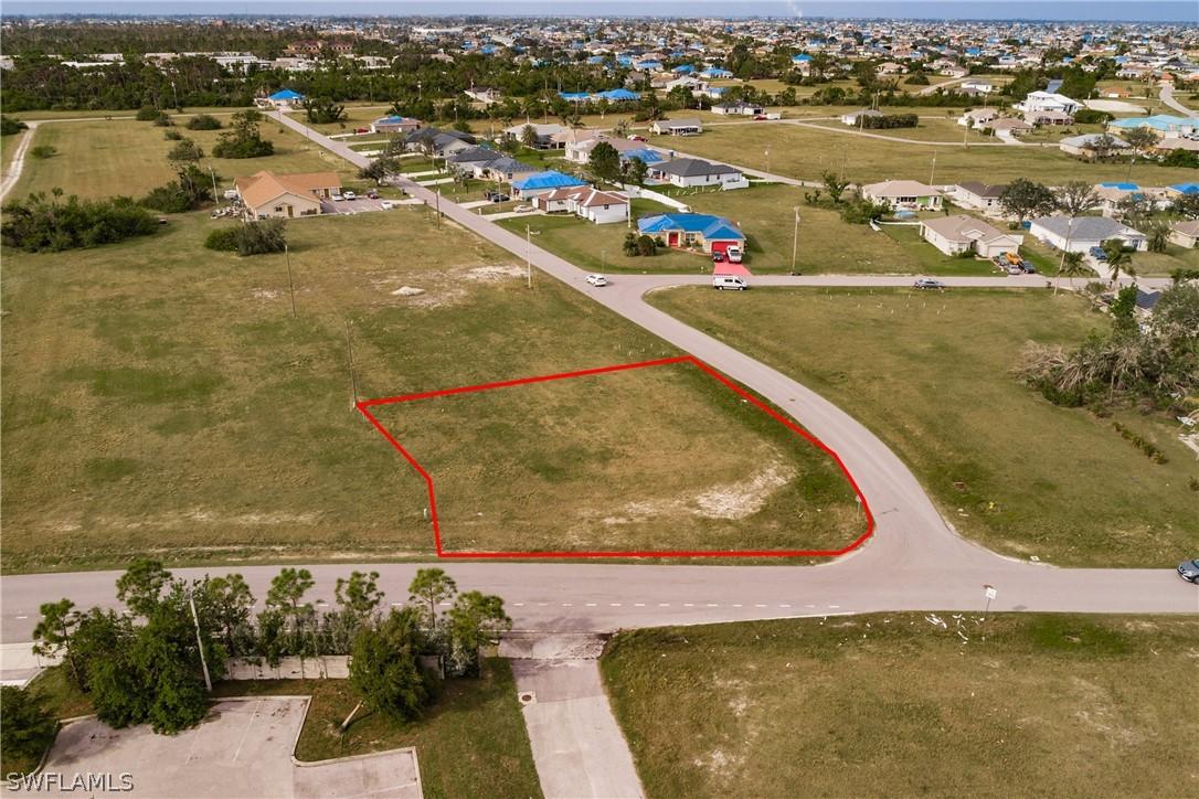 716 NE 4th Ter., Cape Coral, FL 33909