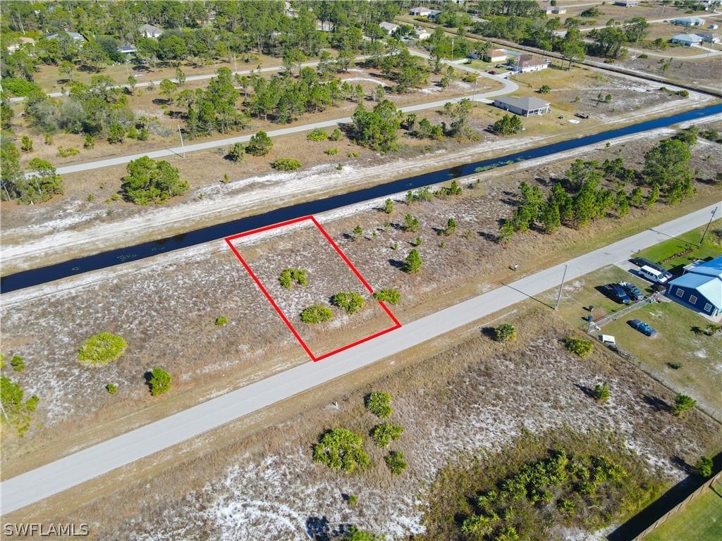 1113 Edgewood St., Lehigh Acres, FL 33974