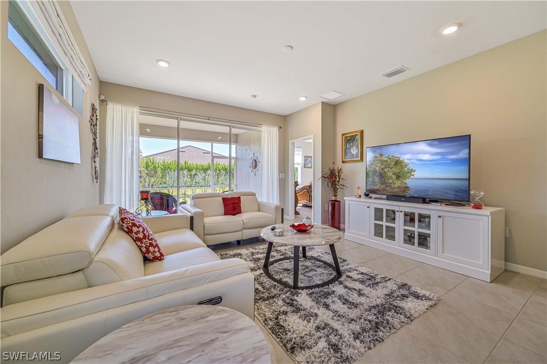 3033 Royal Gardens Ave., Fort Myers, FL 33916