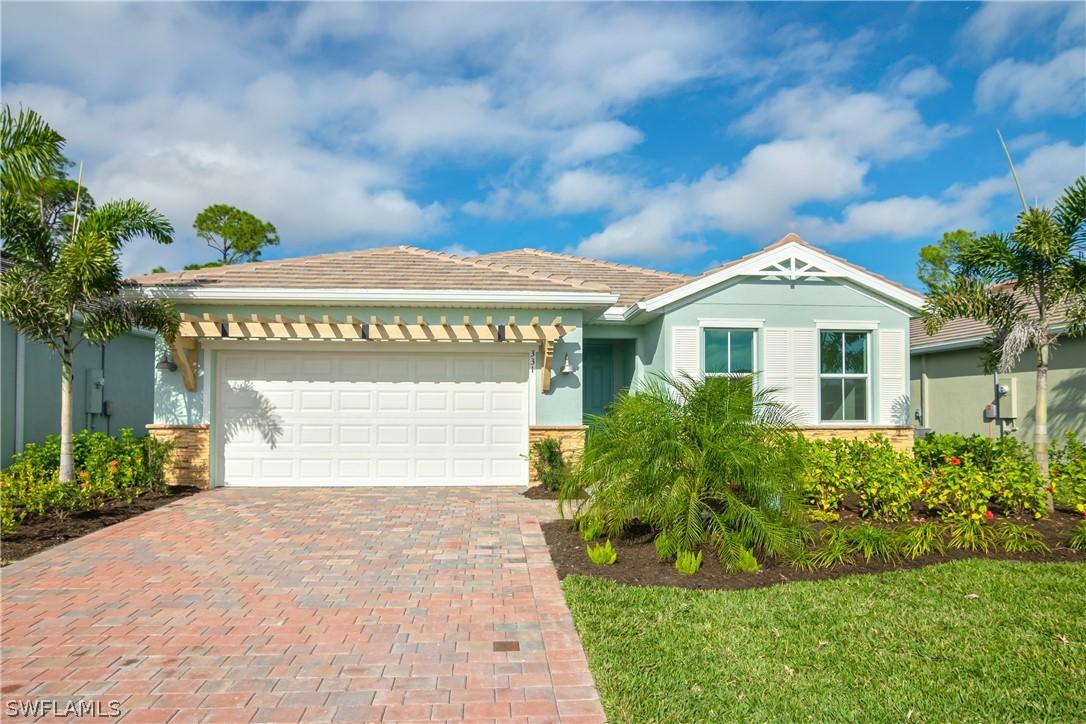 331 Tamarindo Ln., Naples, FL 34114