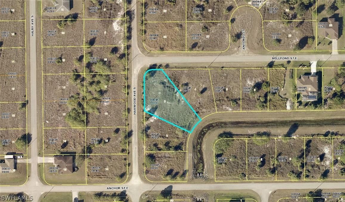 1029 Harwood Ave., Lehigh Acres, FL 33974