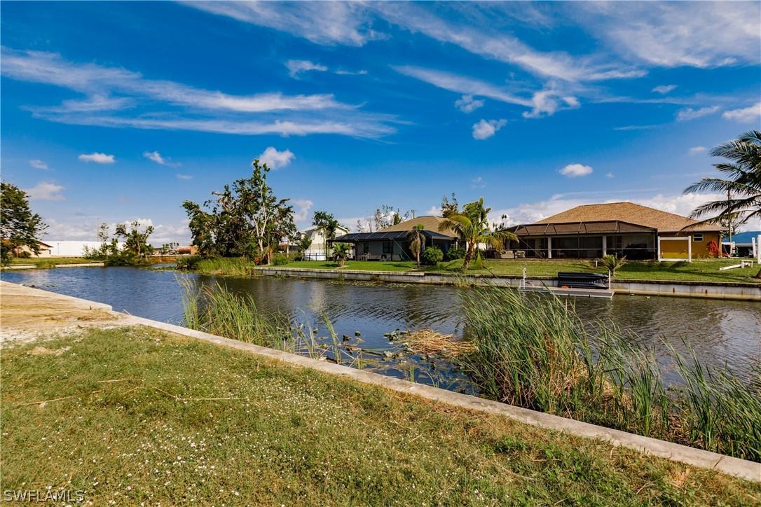 911 SW 15th Pl., Cape Coral, FL 33991