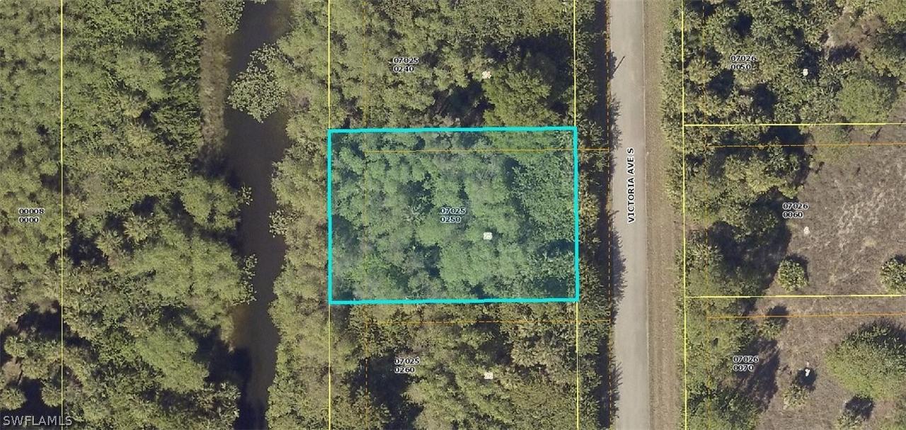 190 Victoria Ave., Lehigh Acres, FL 33974