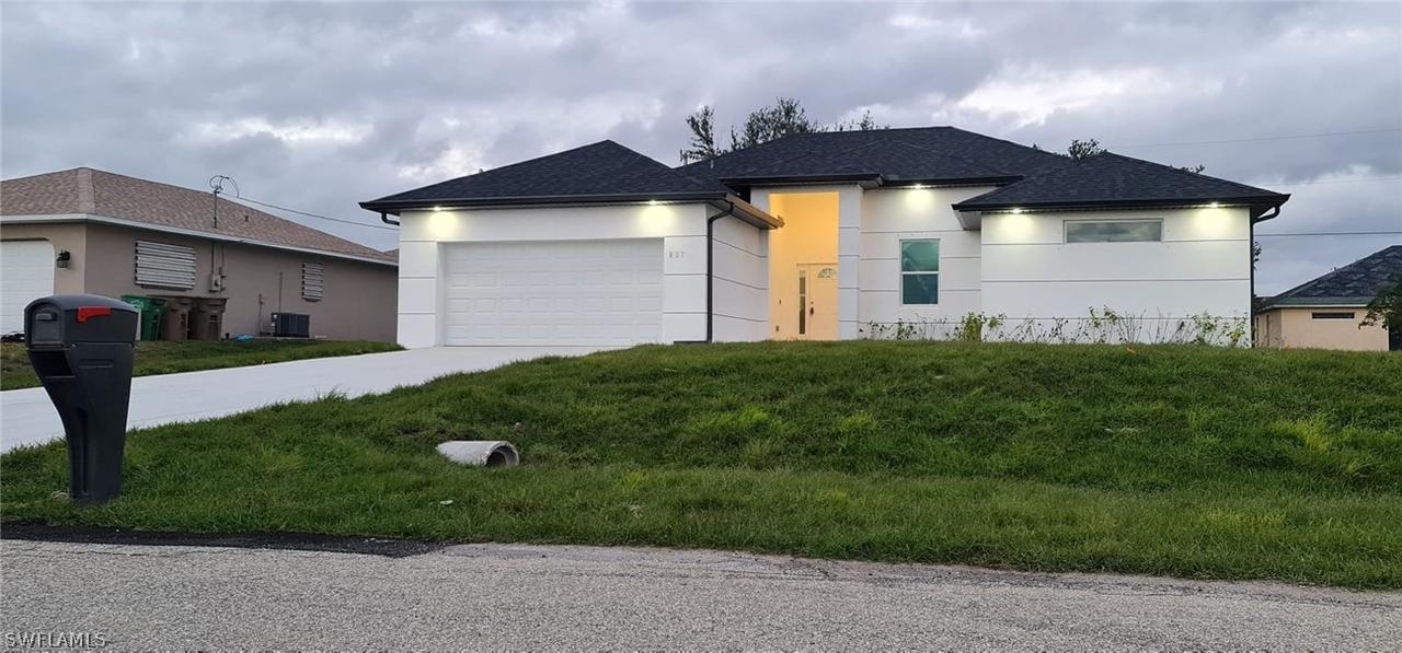 827 NE 16th Ter., Cape Coral, FL 33909