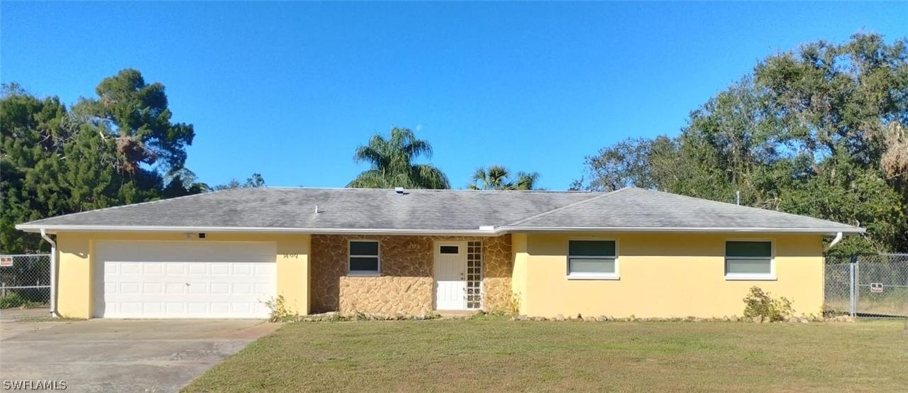 1409 Columbus Ave., Lehigh Acres, FL 33972