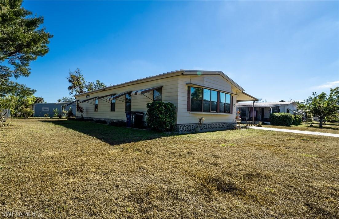 7627 Peyraud Dr., North Fort Myers, FL 33917