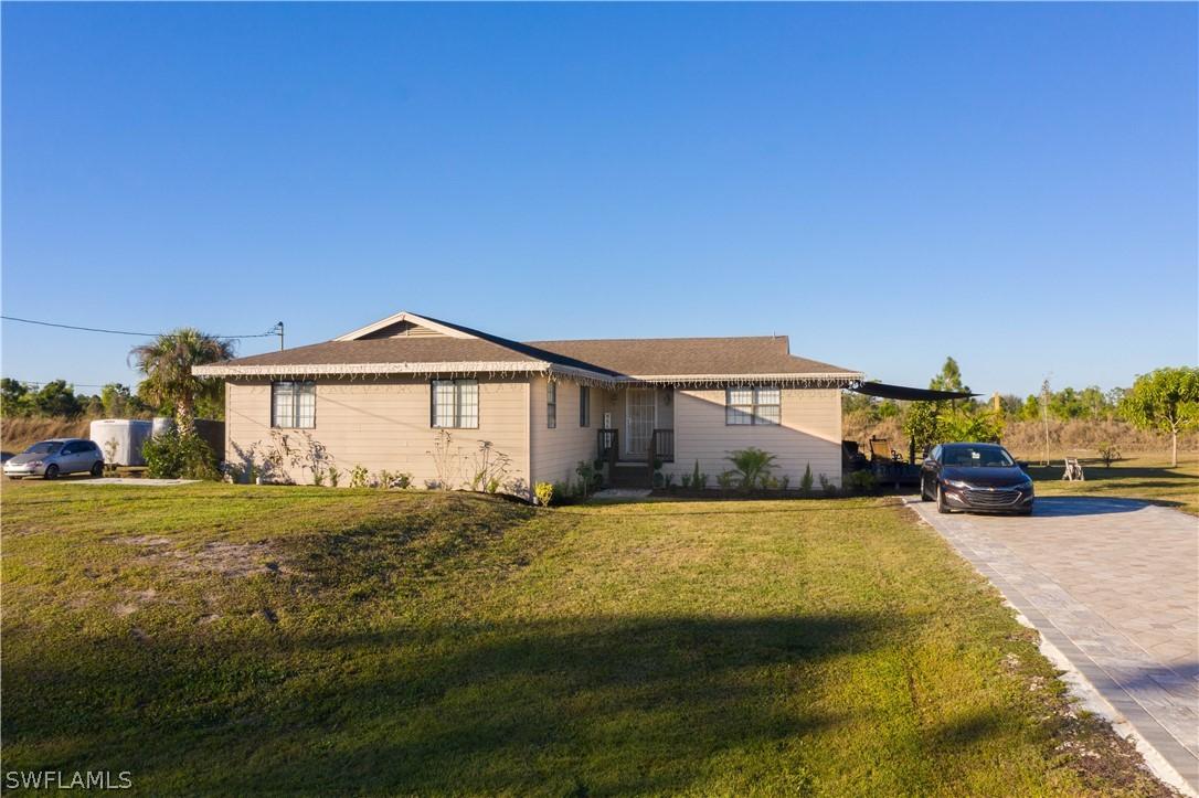 925 Foxdale Ave., Lehigh Acres, FL 33974