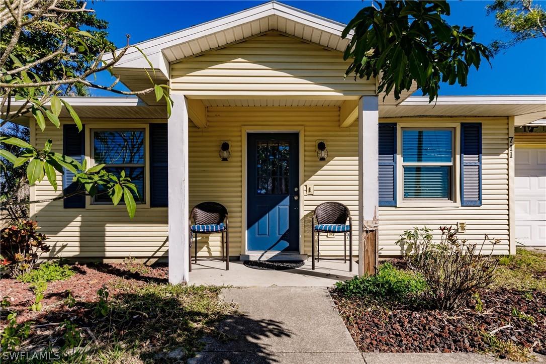 711 NE 15th Ter., Cape Coral, FL 33909