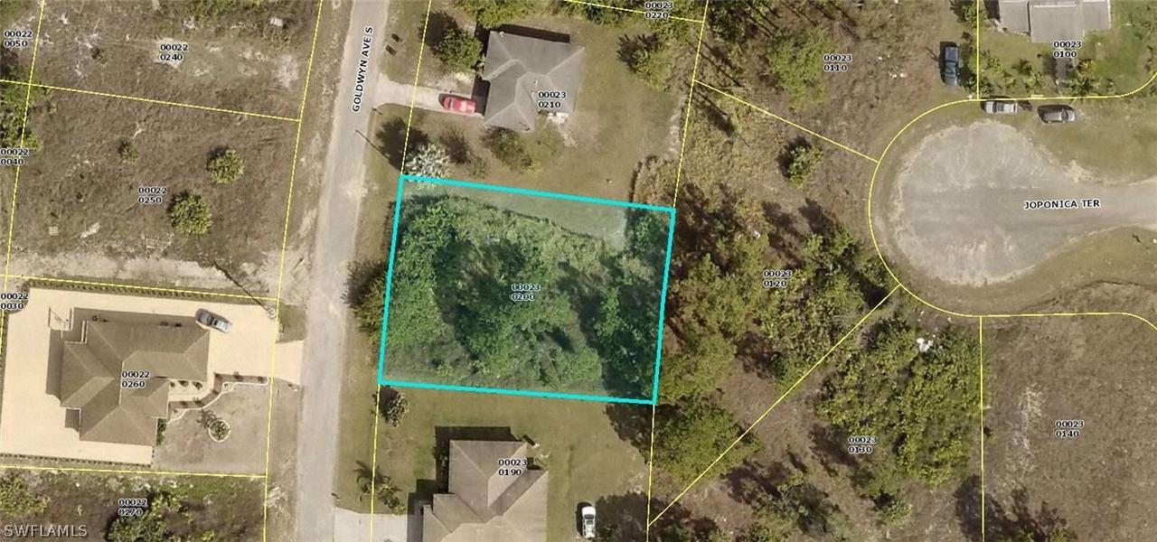 727 Goldwyn Ave., Lehigh Acres, FL 33974