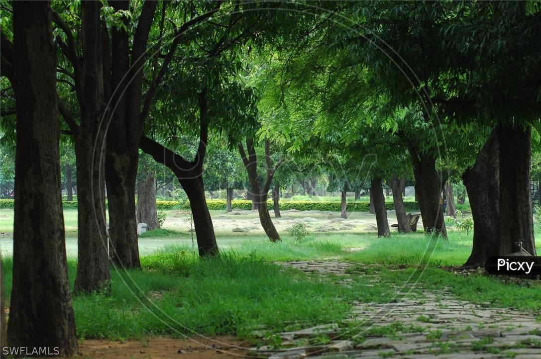 97 11th St., Naples, FL 34120