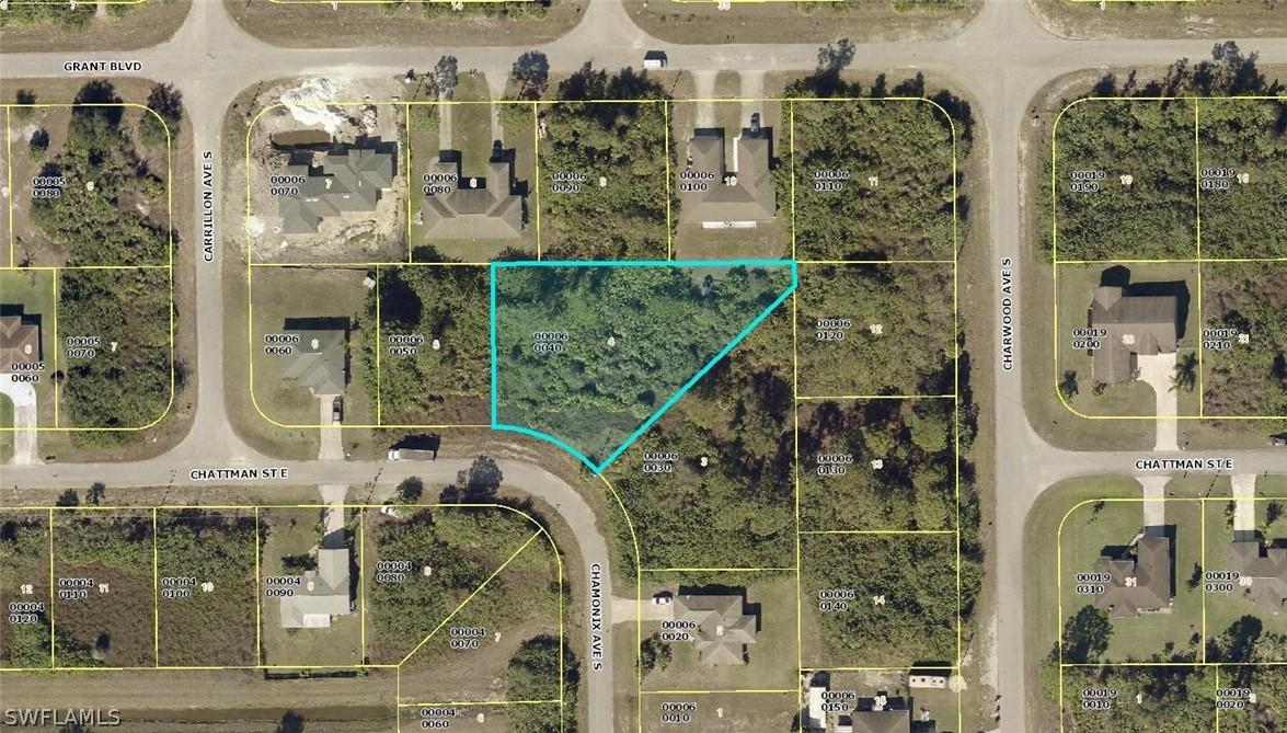 627 Chattman St., Lehigh Acres, FL 33974