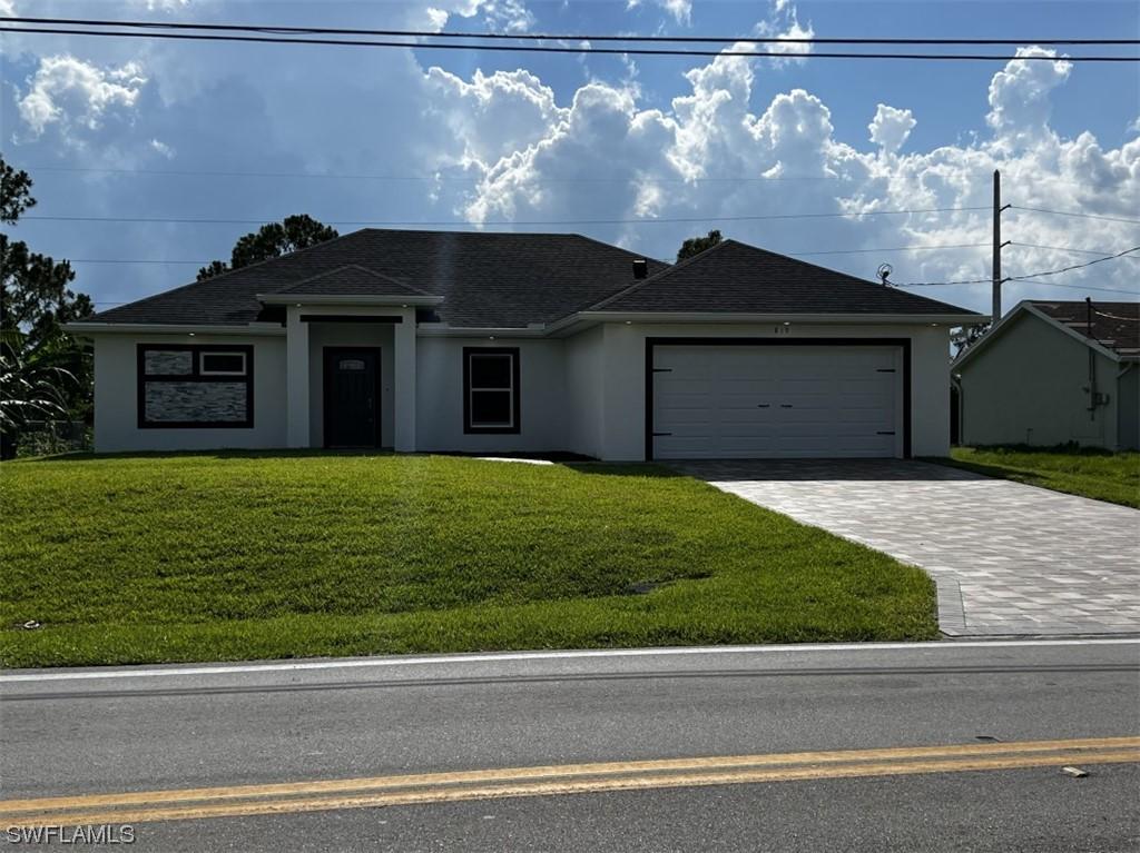 819 Alvin Ave., Lehigh Acres, FL 33971