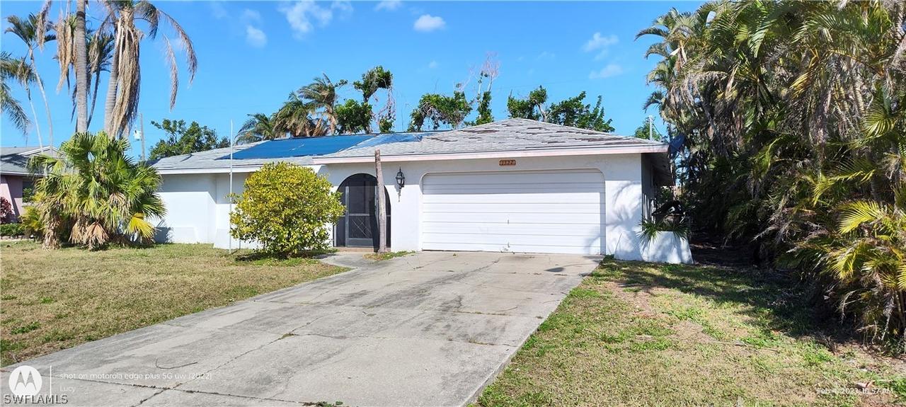 1327 SE 44th St., Cape Coral, FL 33904