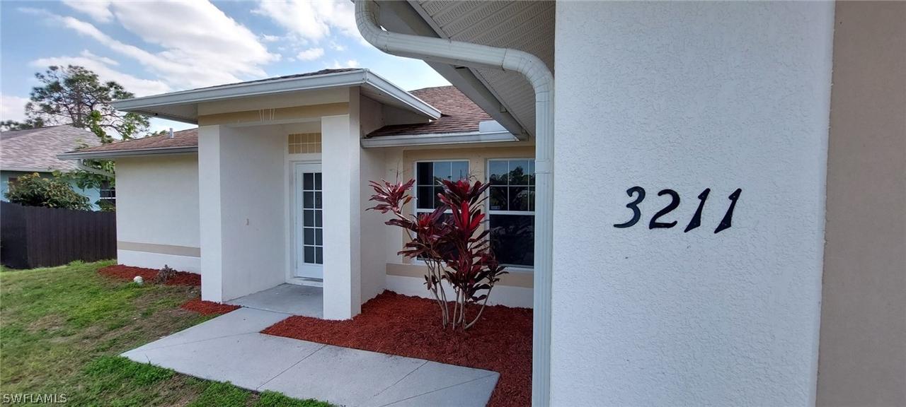 3211 42nd St., Lehigh Acres, FL 33976