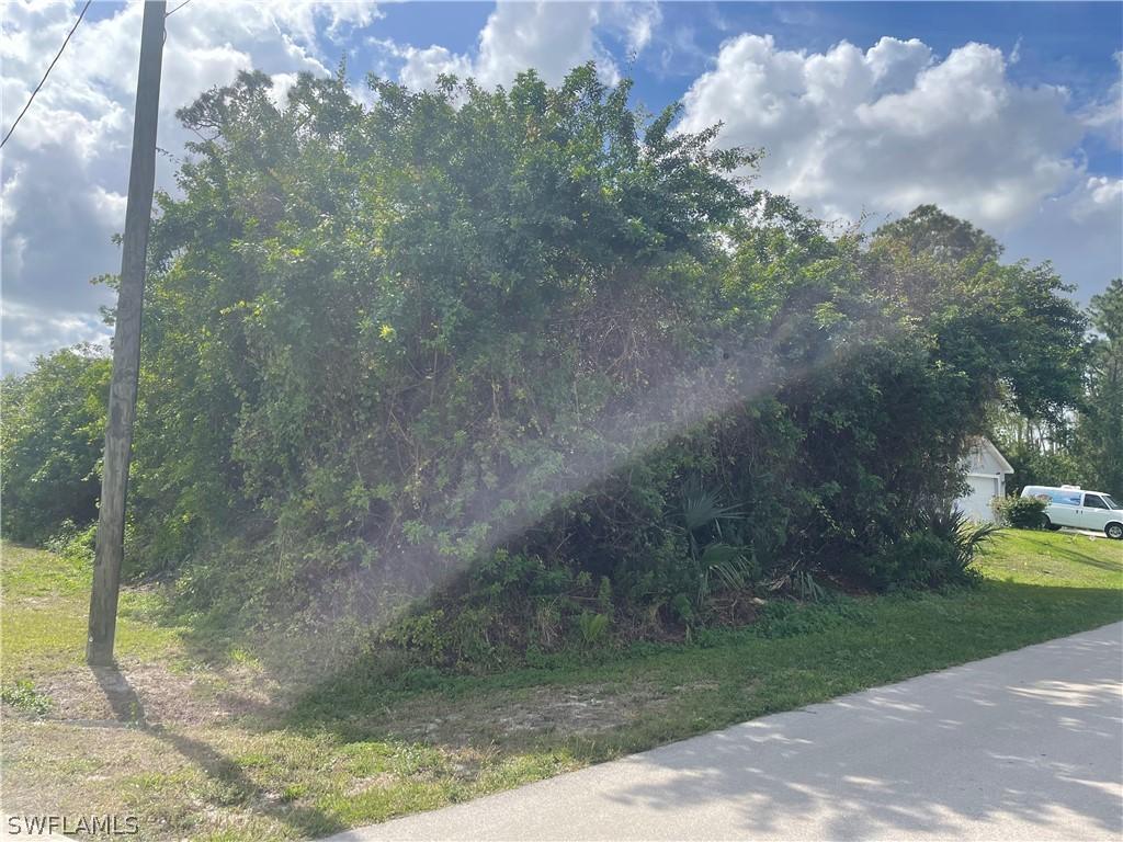 962 Iris St., Lehigh Acres, FL 33974