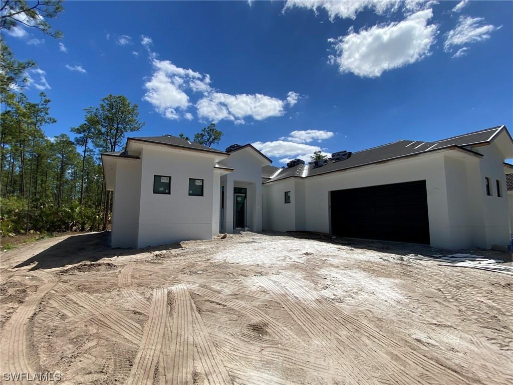 684 Everglades Blvd., Naples, FL 34120