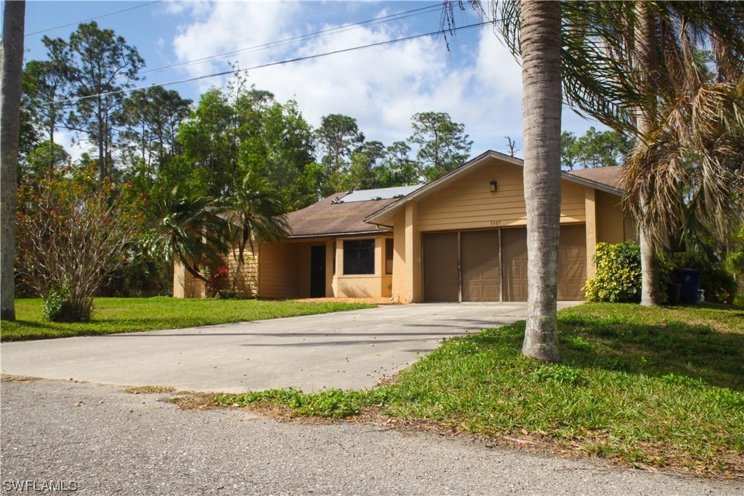 1107 Thompson Ave., Lehigh Acres, FL 33972