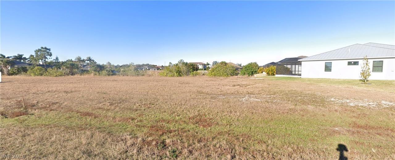 2264 NW 38th Pl., Cape Coral, FL 33993