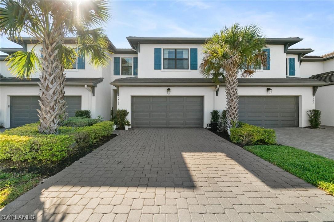 7421 Rockefeller Dr., Naples, FL 34119