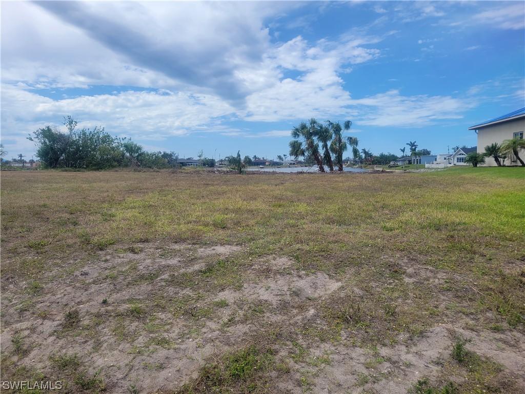 824 NE 6th Ave., Cape Coral, FL 33909