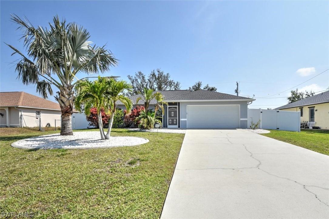 901 SW 11th Pl., Cape Coral, FL 33991