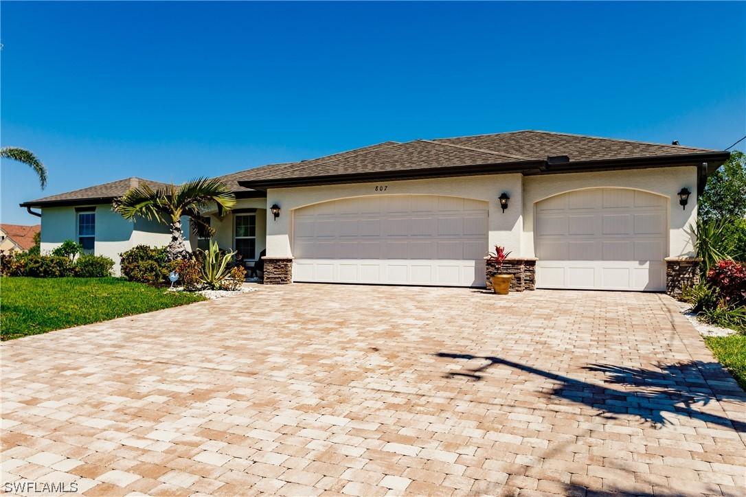 807 NW 19th Pl., Cape Coral, FL 33993