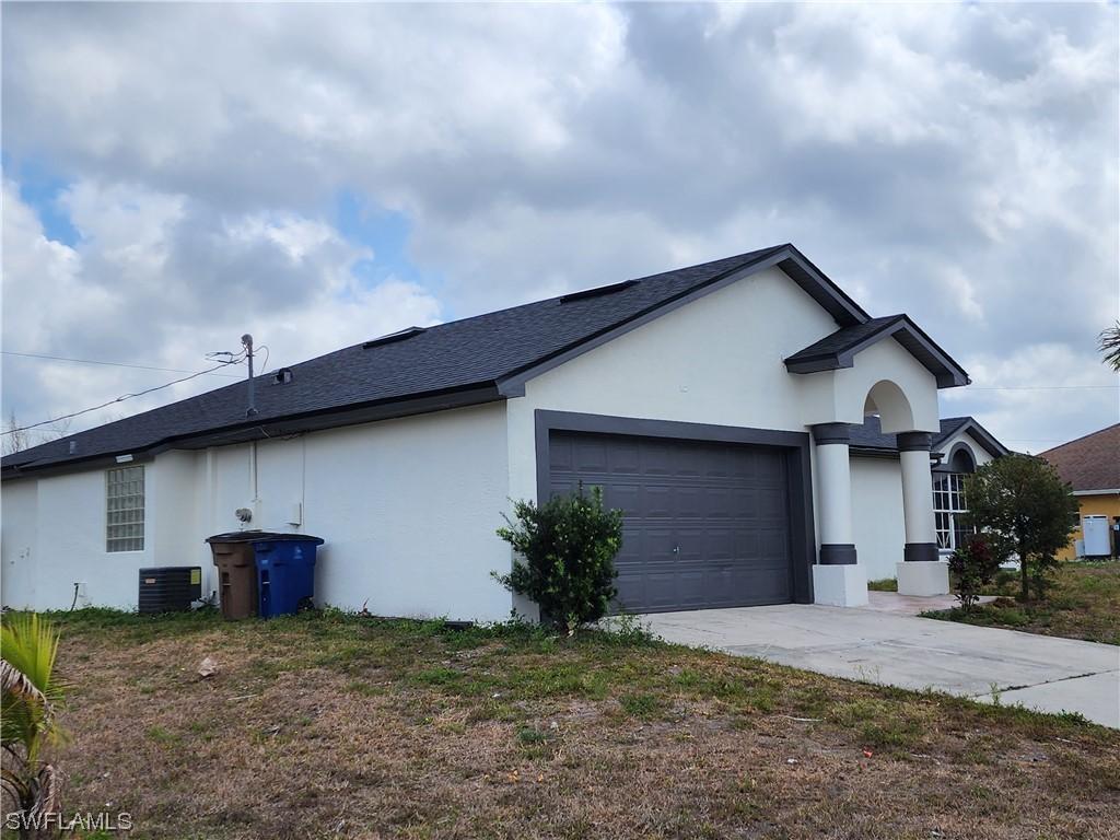 2213 Bunker Rd., Lehigh Acres, FL 33973