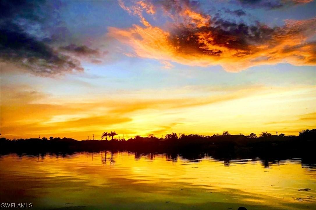 22 SE 10th Ave., Cape Coral, FL 33990
