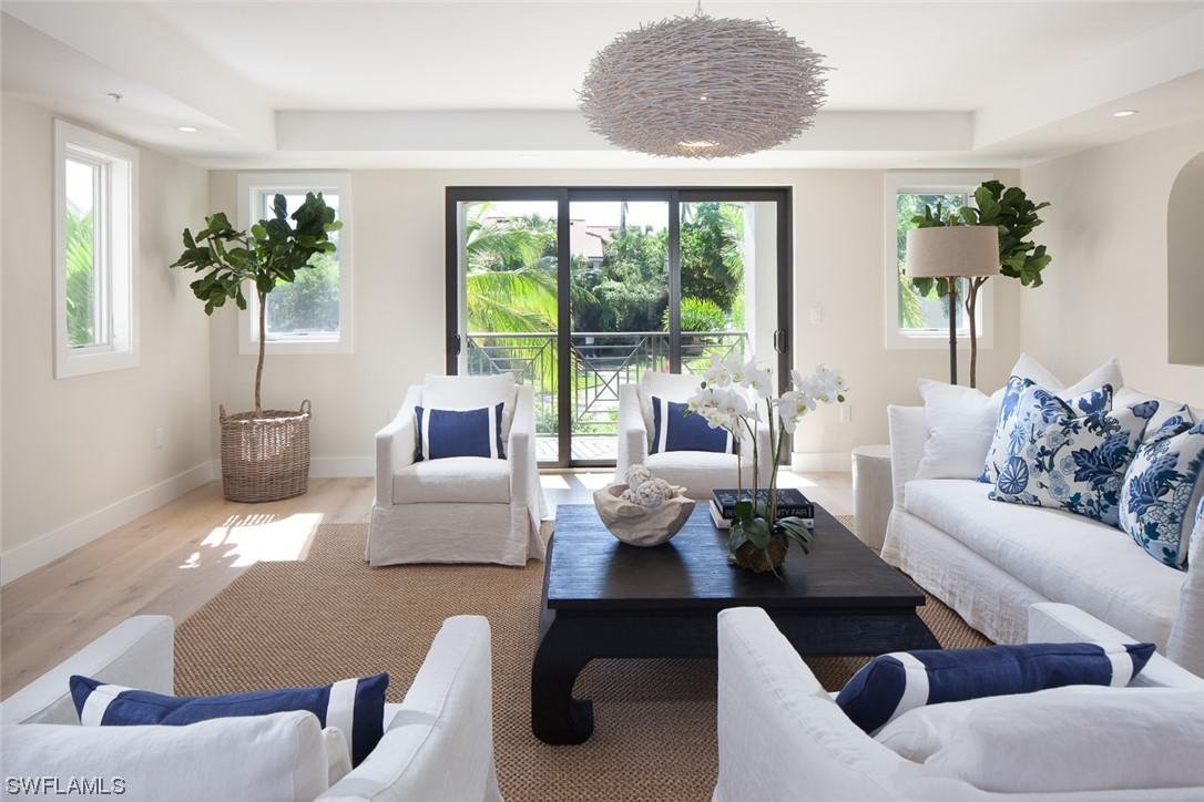 969 8th Ave. #101, Naples, FL 34102