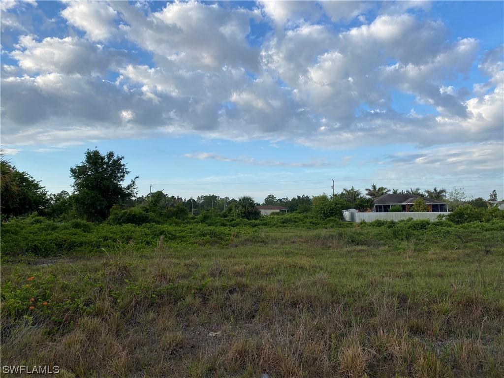 526 Raintree St., Lehigh Acres, FL 33974