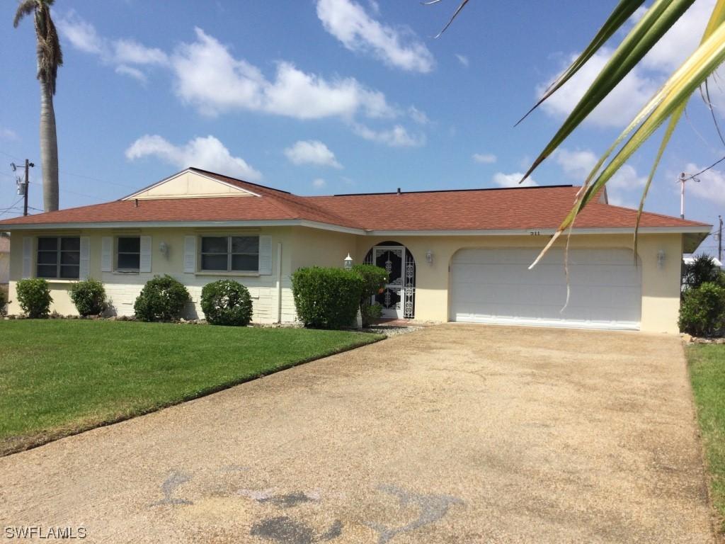 511 SE 33rd St., Cape Coral, FL 33904