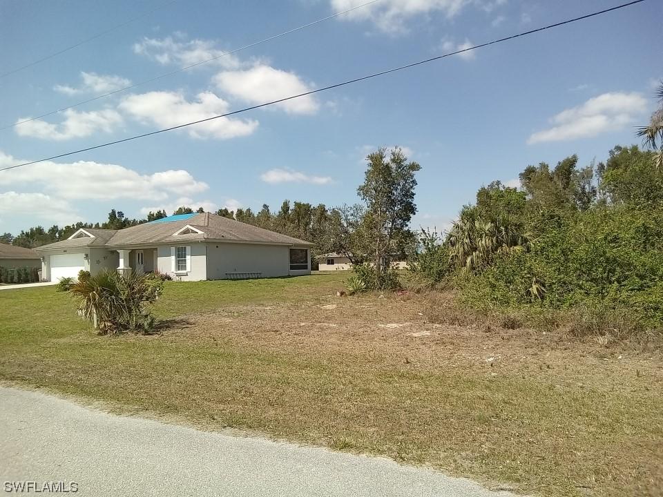 2433-2435 Daniel Ave., Lehigh Acres, FL 33971