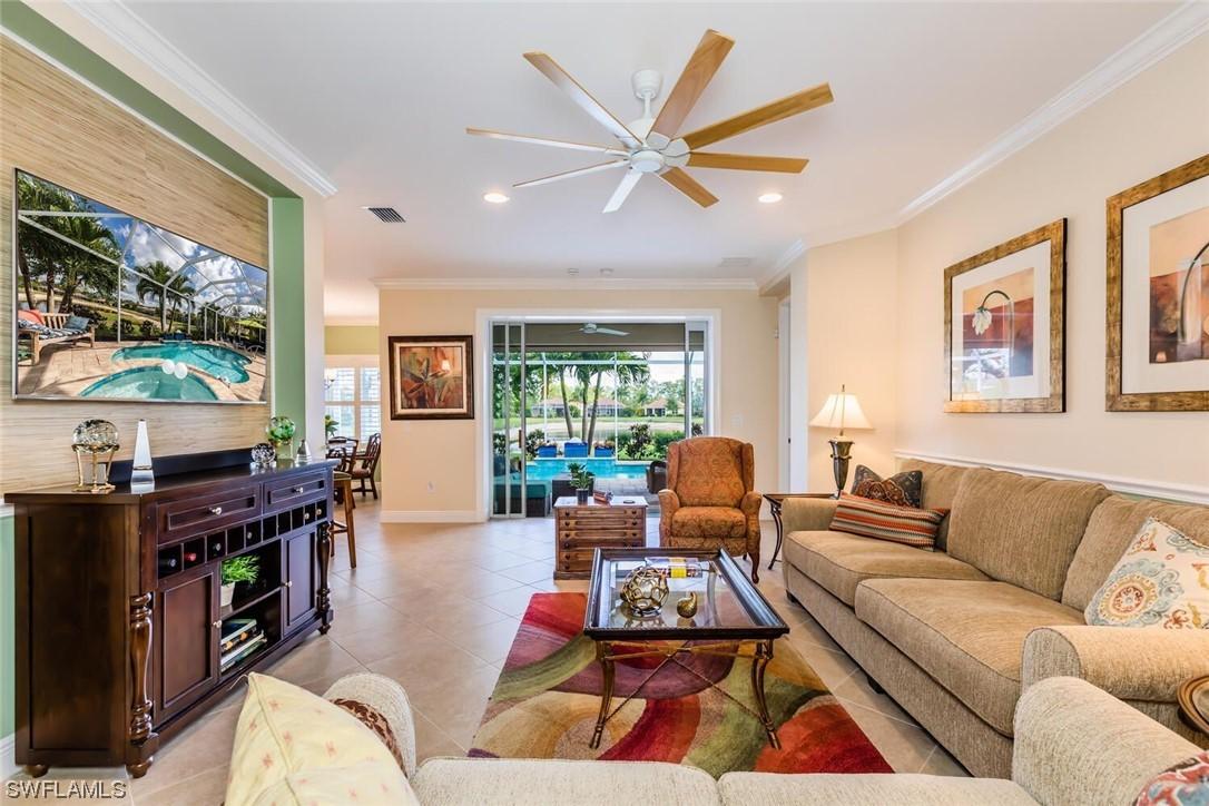 14594 Manchester Dr., Naples, FL 34114