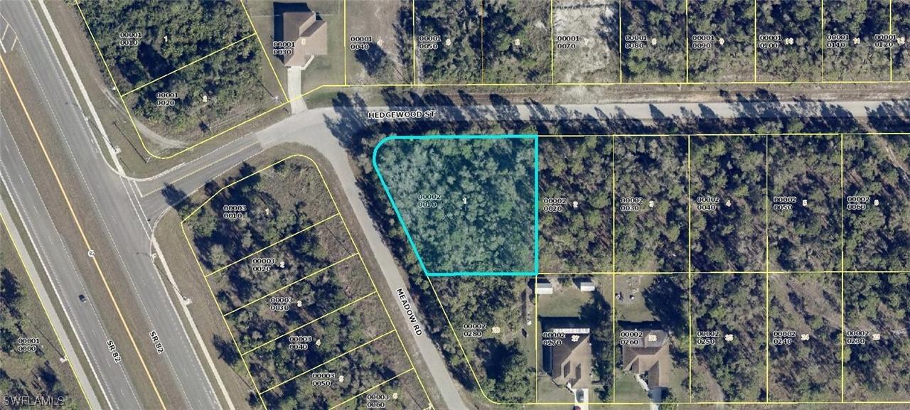 408 Hedgewood St., Lehigh Acres, FL 33974