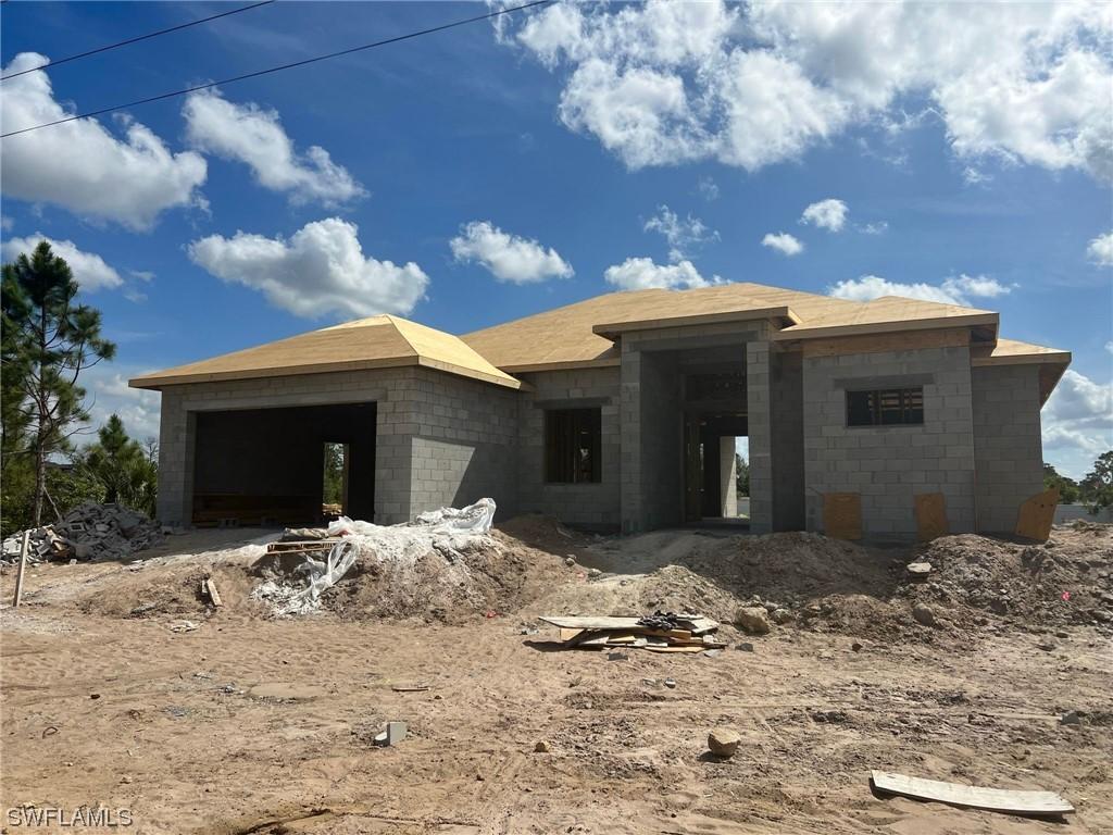 820 Richmond Ave., Lehigh Acres, FL 33972