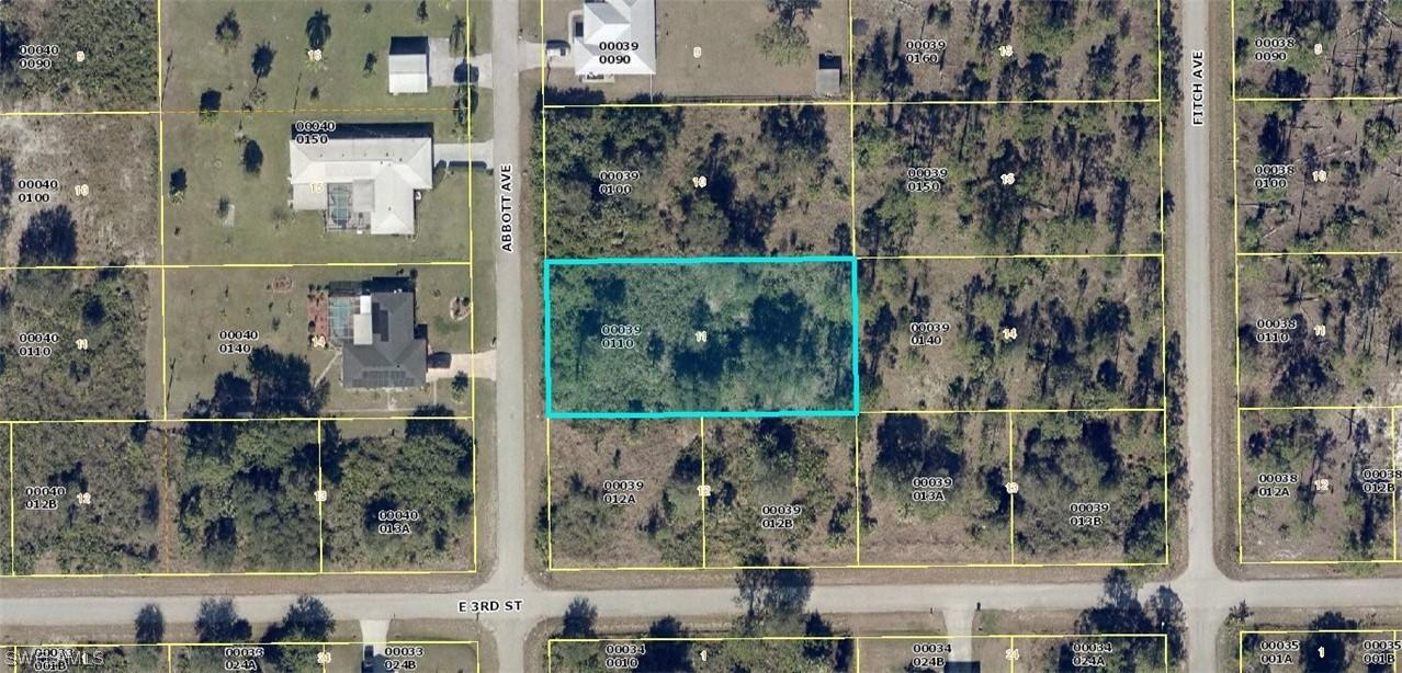 302 Abbott Ave., Lehigh Acres, FL 33936