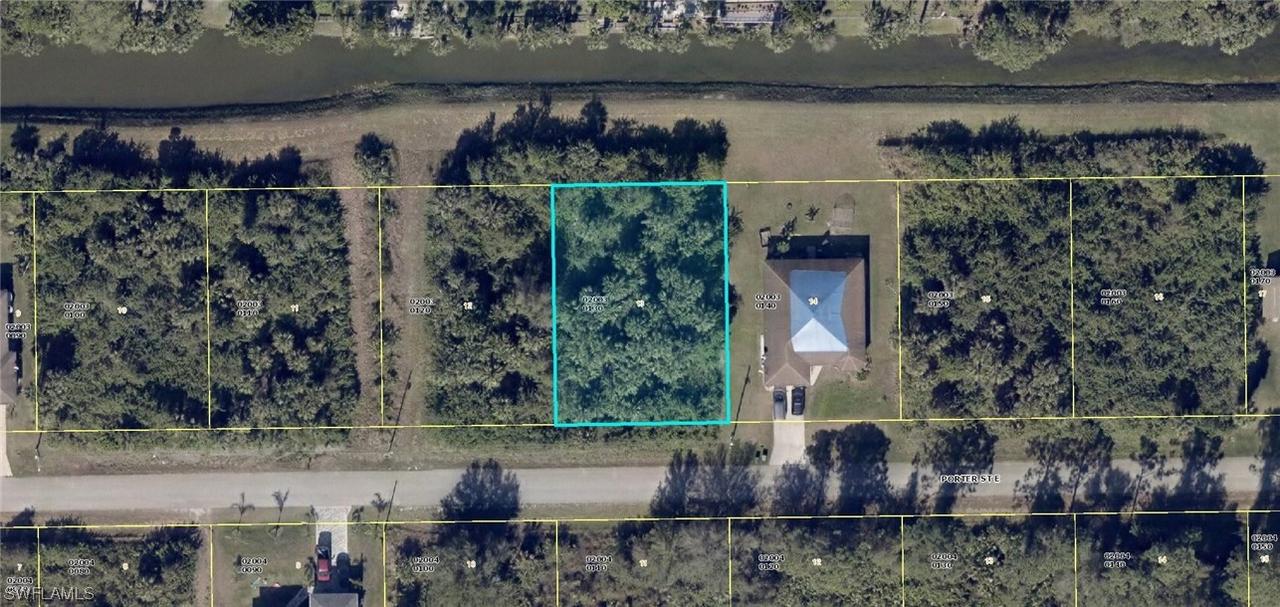 825 Porter St., Lehigh Acres, FL 33974