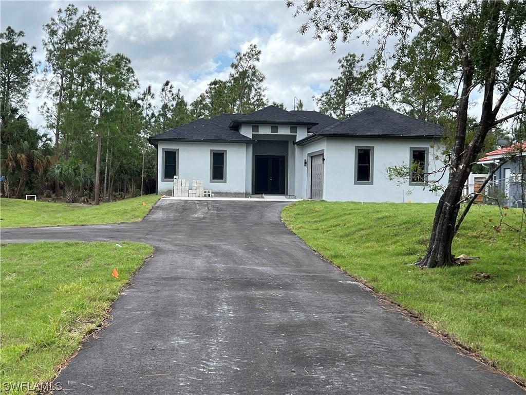 2862 8th Ave., Naples, FL 34117