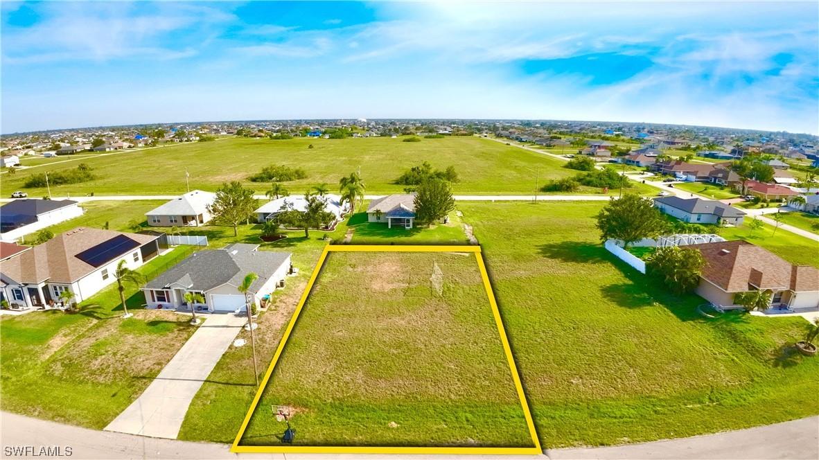 1013 NW 9th Ter., Cape Coral, FL 33993