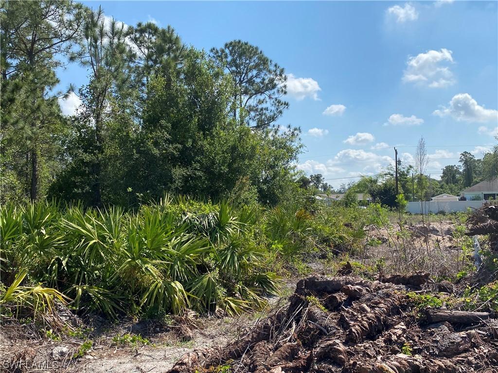 118 Mcarthur Ave., Lehigh Acres, FL 33936