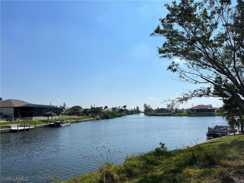 215 SW 22nd Pl., Cape Coral, FL 33991